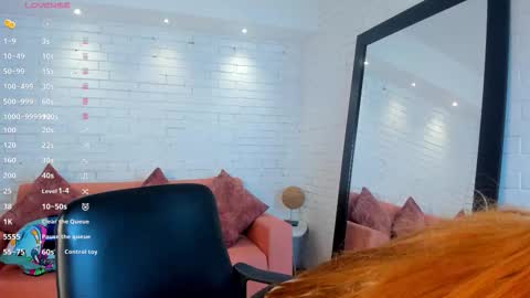 Snapshot of kim_brown_ chatting on October 2025 10:45:01 AM Kim online show from October 2025 10:45:01 AM