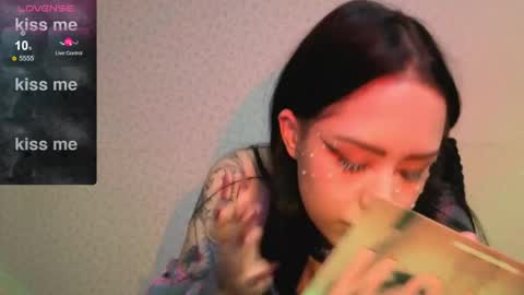 Kim online show from May 2026 02:19:02 AM