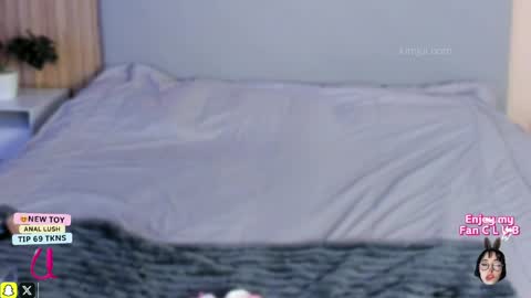 Snapshot of kim_joi_ chatting on April 2026 01:01:01 PM Kim Joi online show from April 2026 01:01:01 PM