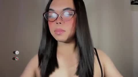 Snapshot of kim_kyile chatting on November 2025 08:44:01 PM KYLIE online show from November 2025 08:44:01 PM