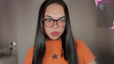 Snapshot of kim_kyile chatting on December 2025 01:52:02 PM KYLIE online show from December 2025 01:52:02 PM