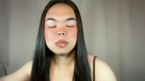 Snapshot of kim_kyile chatting on December 2025 05:46:02 AM KYLIE online show from December 2025 05:46:02 AM