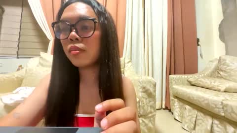 Snapshot of kim_kyile chatting on April 2026 01:00:02 PM KYLIE online show from April 2026 01:00:02 PM