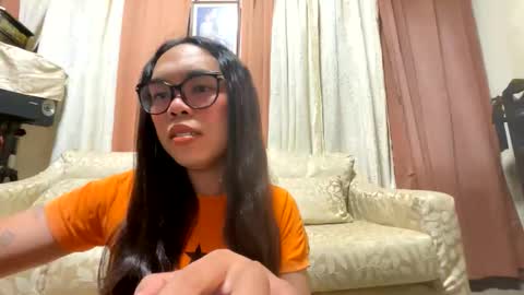 Snapshot of kim_kyile chatting on May 2026 02:33:01 PM KYLIE online show from May 2026 02:33:01 PM