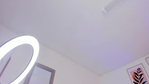 KIM  online show from February 2025 02:08:02 AM