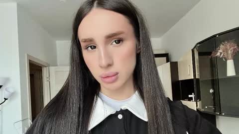 Kim Oberlin online show from February 2026 12:58:01 PM