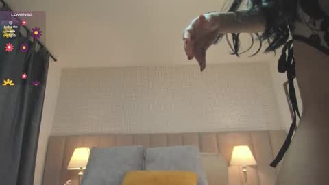 Kim online show from October 2025 02:06:02 PM