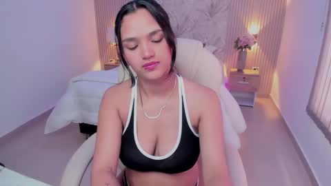 Kim online show from December 2025 07:54:02 PM