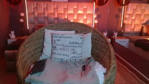 Snapshot of kimberlee_moon chatting on February 2026 10:30:02 PM Kym online show from February 2026 10:30:02 PM