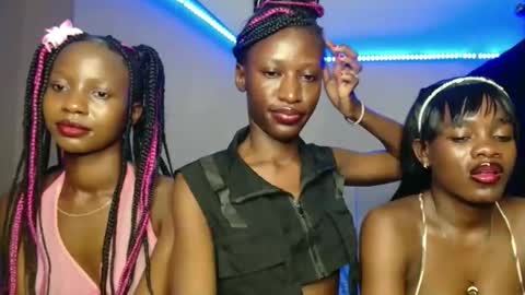 Kimberly online show from November 2025 04:28:02 PM