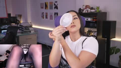 Kimberly 1200-1900 GMT-5 online show from May 2026 08:26:01 PM