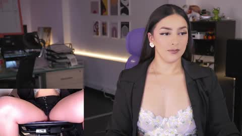 Kimberly 1200-1900 GMT-5 online show from May 2026 09:00:01 PM