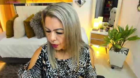 Snapshot of kimberly_milf5 chatting on June 2026 10:25:01 PM Kimberly online show from June 2026 10:25:01 PM