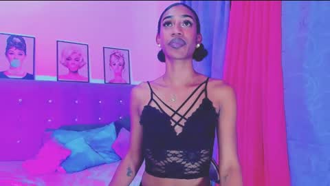 Snapshot of kimberly_thompsom chatting on January 2025 02:14:02 AM Your Queen KIM online show from January 2025 02:14:02 AM