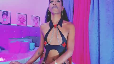 Snapshot of kimberly_thompsom chatting on January 2025 05:59:02 AM Your Queen KIM online show from January 2025 05:59:02 AM