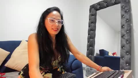 Snapshot of kimberlybirdhot chatting on May 2026 12:49:01 AM Kimberly online show from May 2026 12:49:01 AM