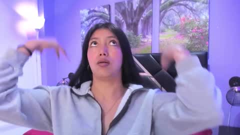 Kimberly Villalobos online show from November 2025 12:59:01 PM