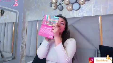  KIM  online show from February 2025 02:48:02 AM