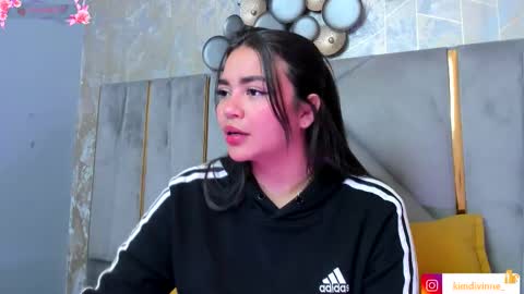  KIM  online show from November 2025 02:21:01 AM