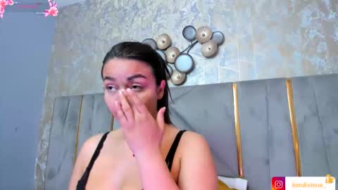  KIM  online show from November 2025 03:16:02 AM