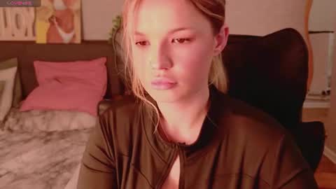 KimEvanss online show from July 2026 10:40:01 AM