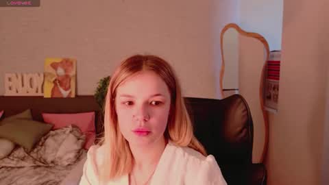 KimEvanss online show from July 2026 07:39:01 AM