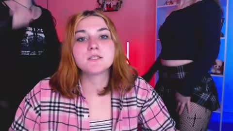 Snapshot of kimiko_shine_ chatting on April 2026 09:03:02 AM just Kimi online show from April 2026 09:03:02 AM