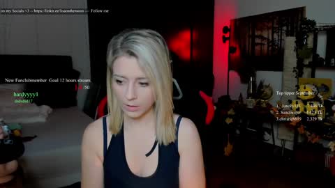 Snapshot of kimilee22 chatting on September 2025 01:05:01 PM Wolfs Girl online show from September 2025 01:05:01 PM