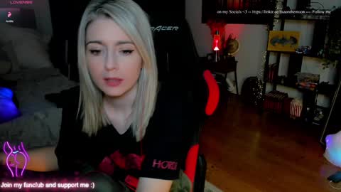 Snapshot of kimilee22 chatting on February 2026 06:24:02 PM Wolfs Girl online show from February 2026 06:24:02 PM