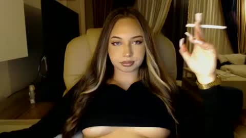 Kim Lee  online show from February 2025 04:48:01 PM