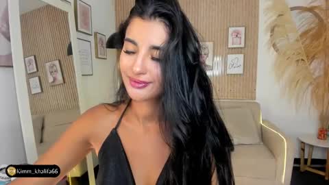 Kim  online show from January 2025 06:03:02 PM