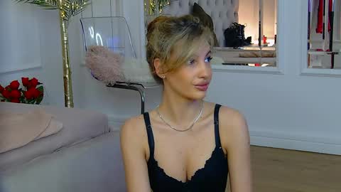 kimmdaviss online show from May 2026 07:25:01 AM
