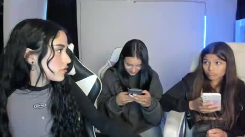 kimmi online show from February 2025 11:09:02 PM