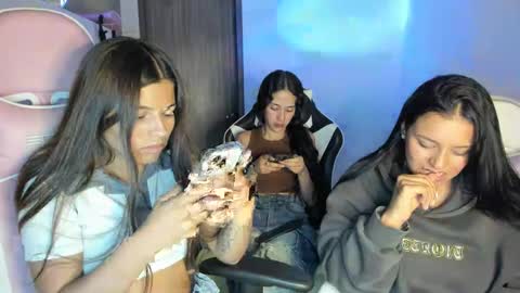 kimmi online show from September 2025 11:10:02 PM