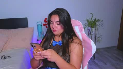 kimmie_dollxo online show from June 2026 12:04:02 AM