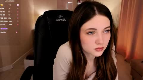 Snapshot of kimmie_shine chatting on April 2026 08:15:02 AM Your Kimmie follow me online show from April 2026 08:15:02 AM