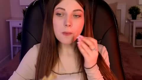 Snapshot of kimmie_shine chatting on April 2026 12:11:02 PM Your Kimmie follow me online show from April 2026 12:11:02 PM