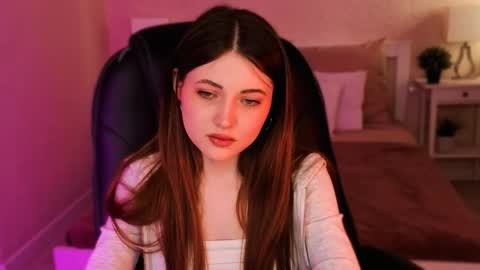 Snapshot of kimmie_shine chatting on May 2026 12:10:01 PM Your Kimmie follow me online show from May 2026 12:10:01 PM