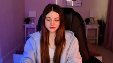 Snapshot of kimmie_shine chatting on May 2026 06:32:03 AM Your Kimmie follow me online show from May 2026 06:32:03 AM