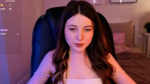 Snapshot of kimmie_shine chatting on May 2026 12:32:02 PM Your Kimmie follow me online show from May 2026 12:32:02 PM