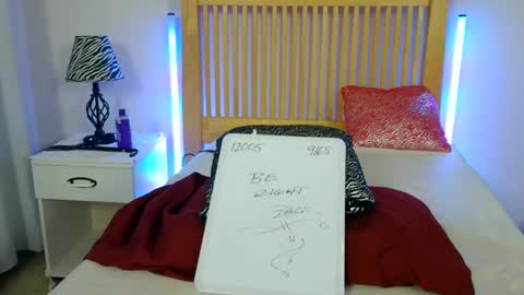 Kimmi Taylor online show from October 2025 07:35:02 PM