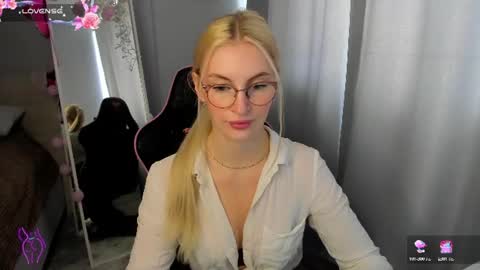 kimmy1_powell online show from June 2026 04:02:01 AM