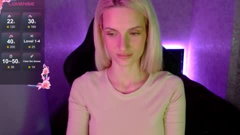 KimmySnow online show from October 2025 04:15:01 AM