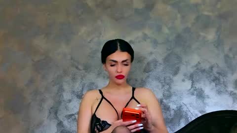 Kim Wilmes online show from May 2026 02:00:01 PM