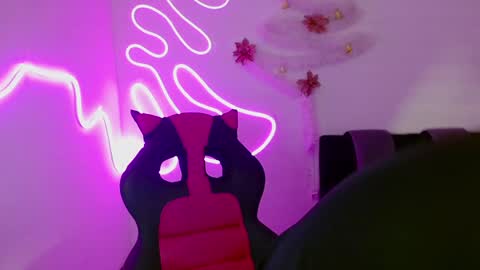 Snapshot of kind_scarlett chatting on December 2024 11:08:02 PM Kind Scarlett online show from December 2024 11:08:02 PM