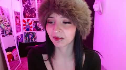 Snapshot of kind_scarlett chatting on November 2025 02:01:02 AM Kind Scarlett online show from November 2025 02:01:02 AM