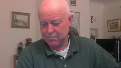 Snapshot of kindahairy4u chatting on January 2025 03:55:02 PM kindahairy4u online show from January 2025 03:55:02 PM