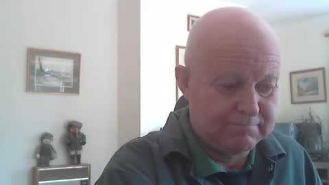 Snapshot of kindahairy4u chatting on April 2026 10:38:02 AM kindahairy4u online show from April 2026 10:38:02 AM