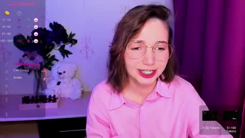 Hazel online show from February 2026 09:09:02 PM