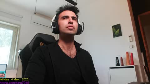 Snapshot of king7045 chatting on January 2025 10:52:02 AM king7045 online show from January 2025 10:52:02 AM